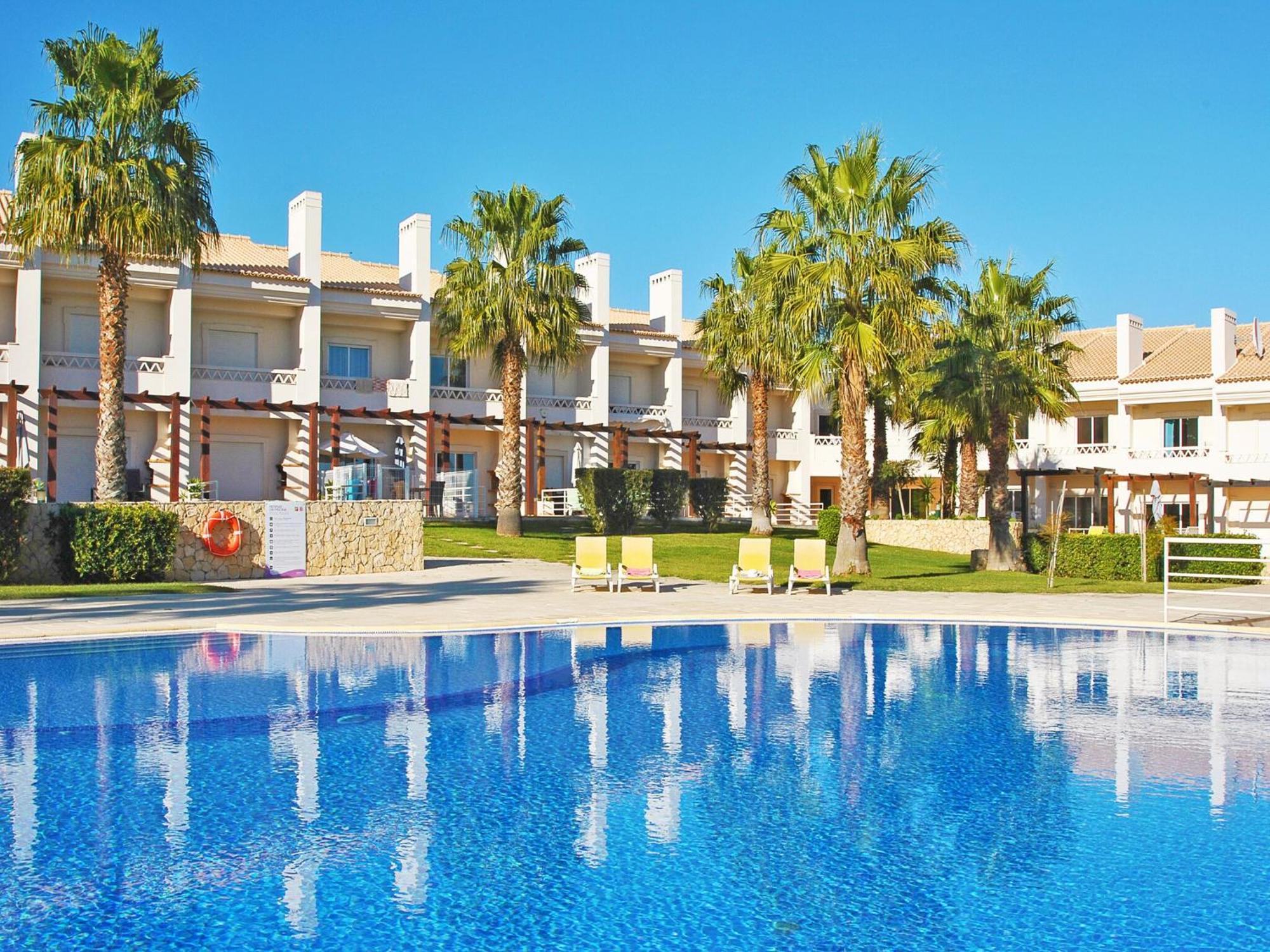 Townhouse With Swimming Pool Albufeira